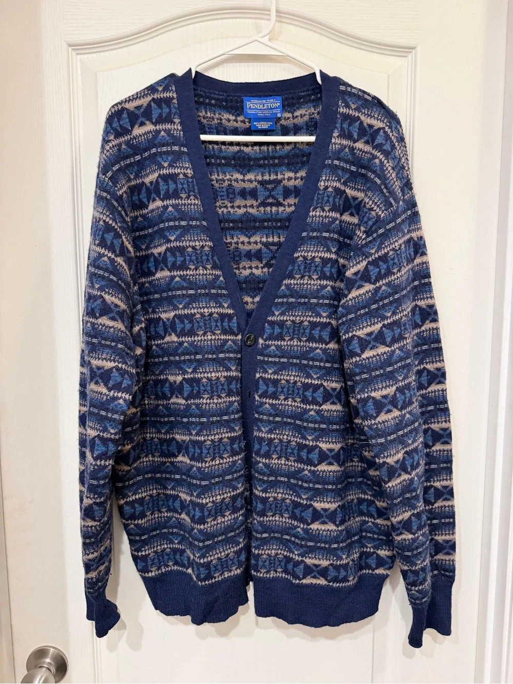 Pendleton women’s Navy and Cream Geometric V‑Neck Cardigan